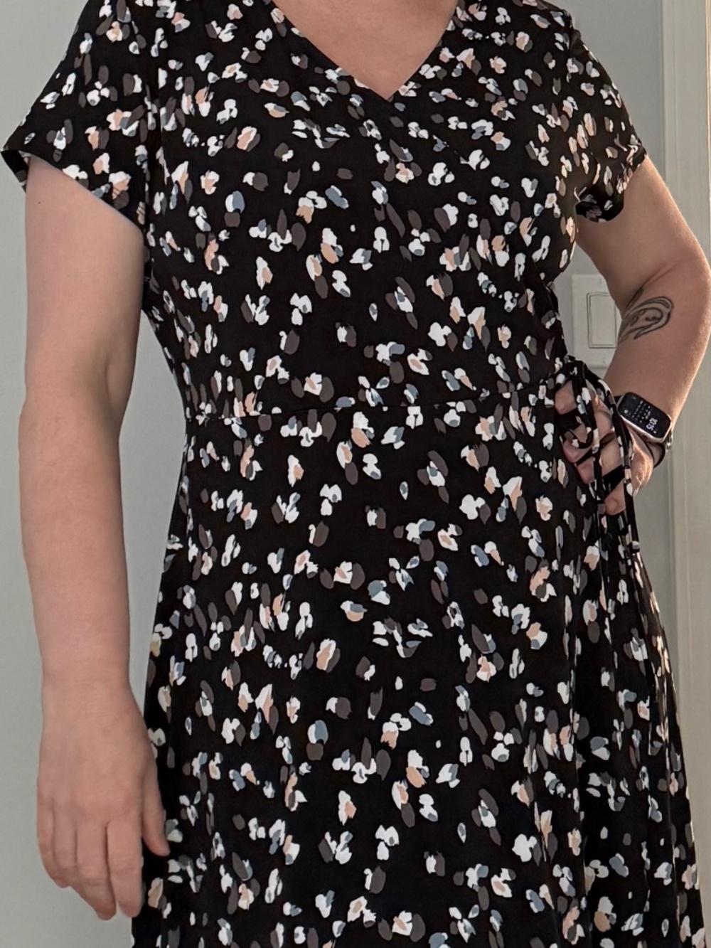 NWT Olivia Grey Abstract Floral Surplice High Low Midi Dress L